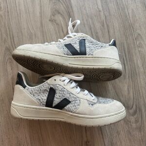 Veja V-10 Sneakers